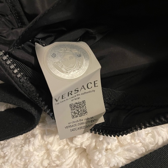 Versace
SOLD‼️⁉️ - Picture 7 of 8
